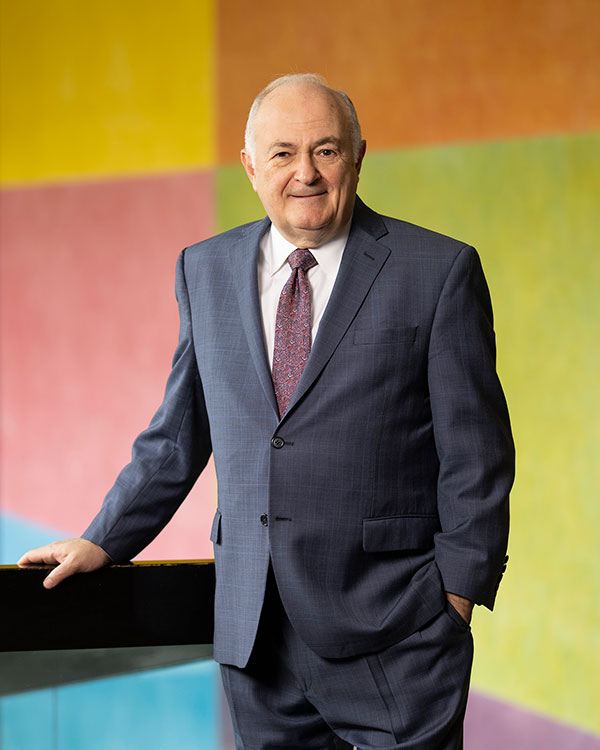 A portrait of steve Knapp